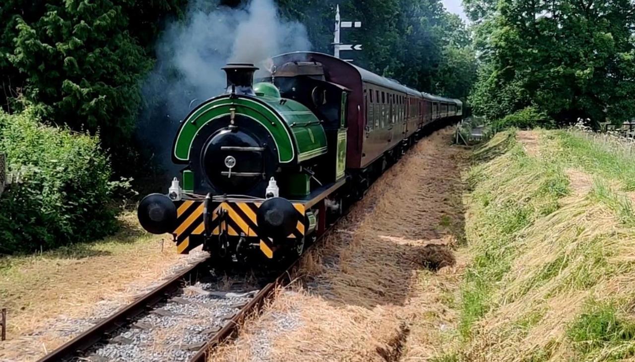 The Carriages - Peak District Great Rowsley Buitenkant foto